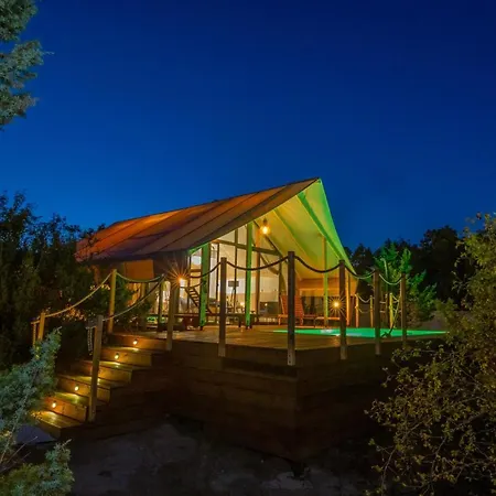 Floria Glamping Garden Labin