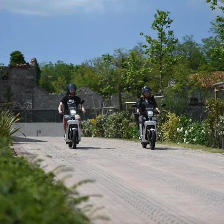 Floria Glamping Garden 캠프장