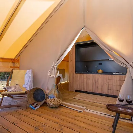 Kamp alanı Floria Glamping Garden