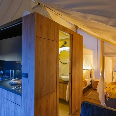 Floria Glamping Garden