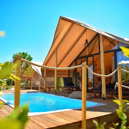 Floria Glamping Garden Kamp alanı 4*